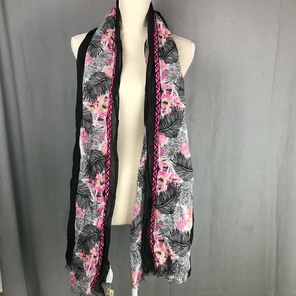 American Eagle Outfitters Accessories - New American Eagle Lightweight Scarf